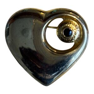 Heart-Shaped Brooch Golden Women